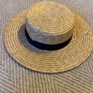 Lack of color boater hat